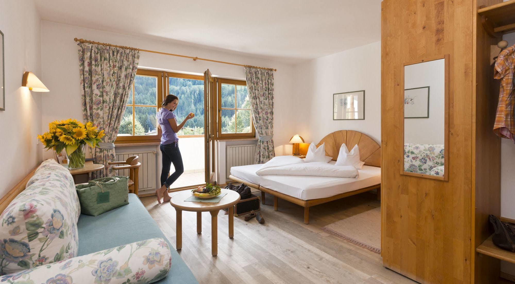 Taubers Bio Vitalhotel Kiens Dış mekan fotoğraf
